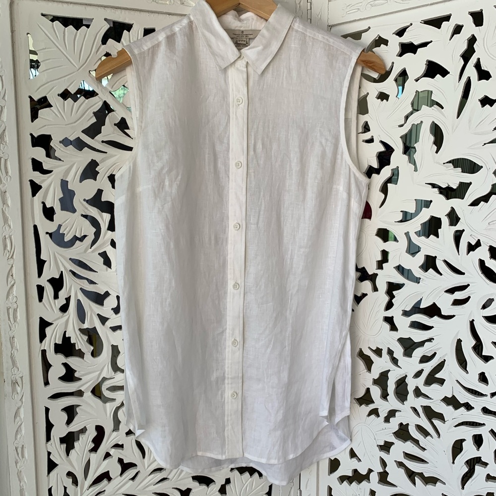 NWOT French Connection Linen Button Down Tank